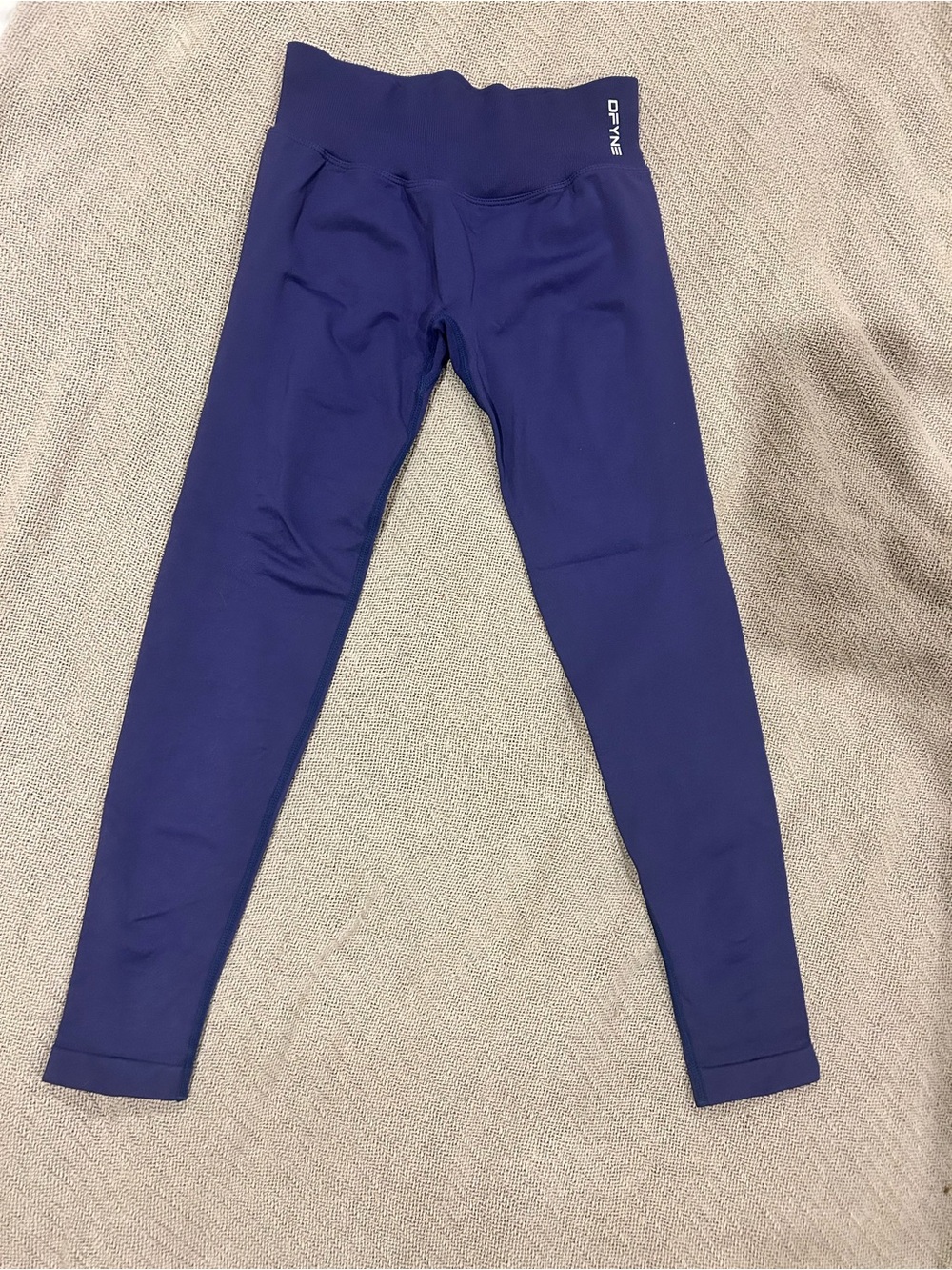 Dfyne leggings in a navy blue.